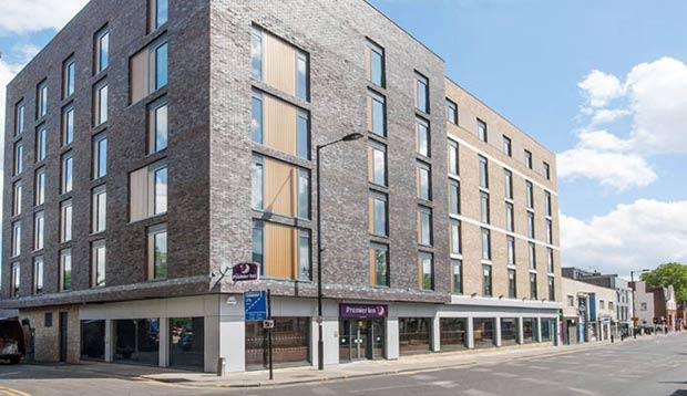 Premier Inn London Hackney エクステリア 写真